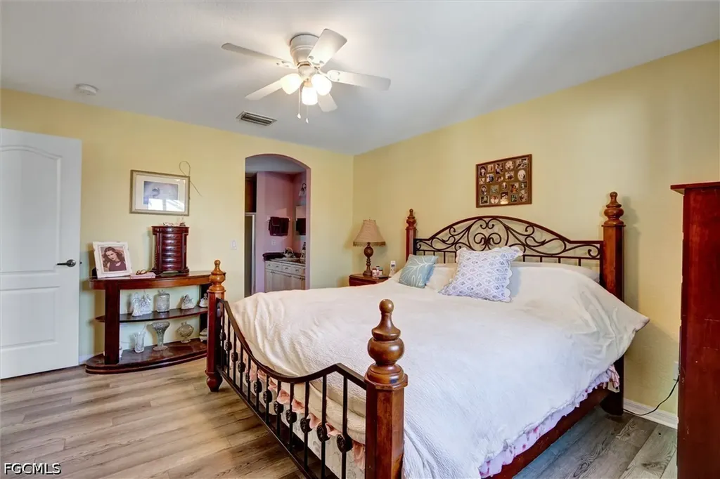 1100 NE 15th Street Cape Coral FL 33909