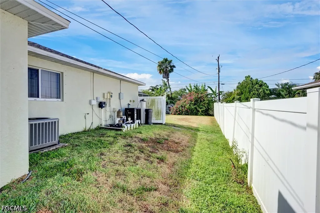1100 NE 15th Street Cape Coral FL 33909