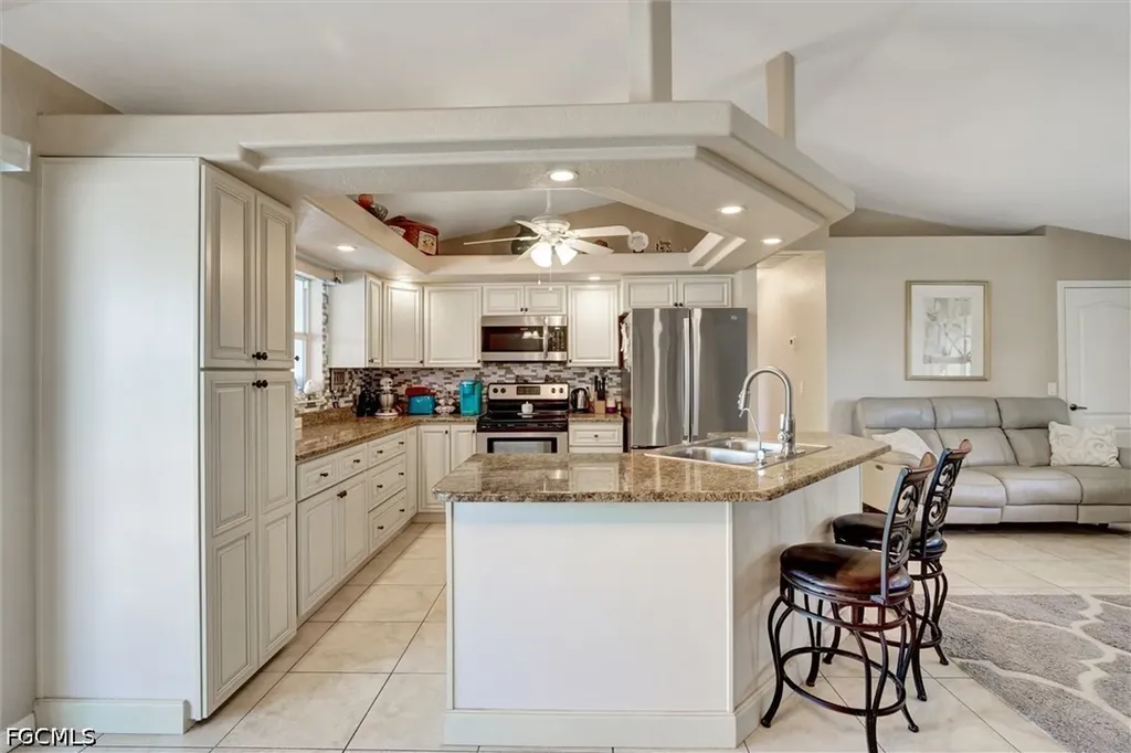 1100 NE 15th Street Cape Coral FL 33909