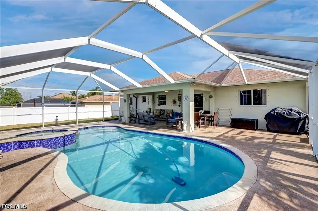 1100 NE 15th Street Cape Coral FL 33909
