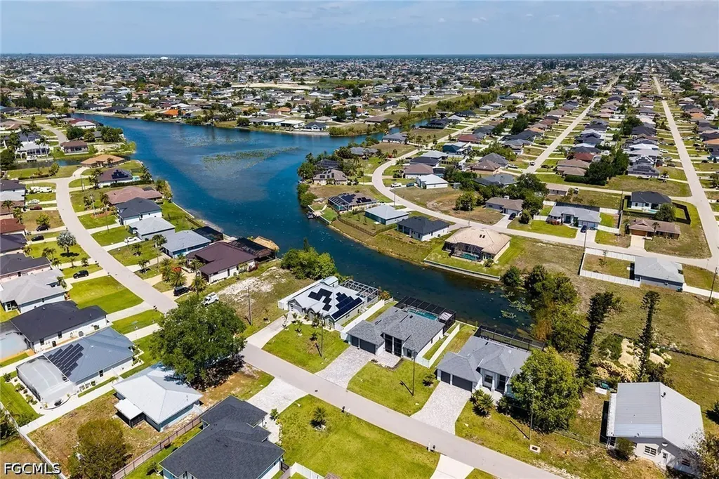 635 NE 7th Terrace Cape Coral FL 33909