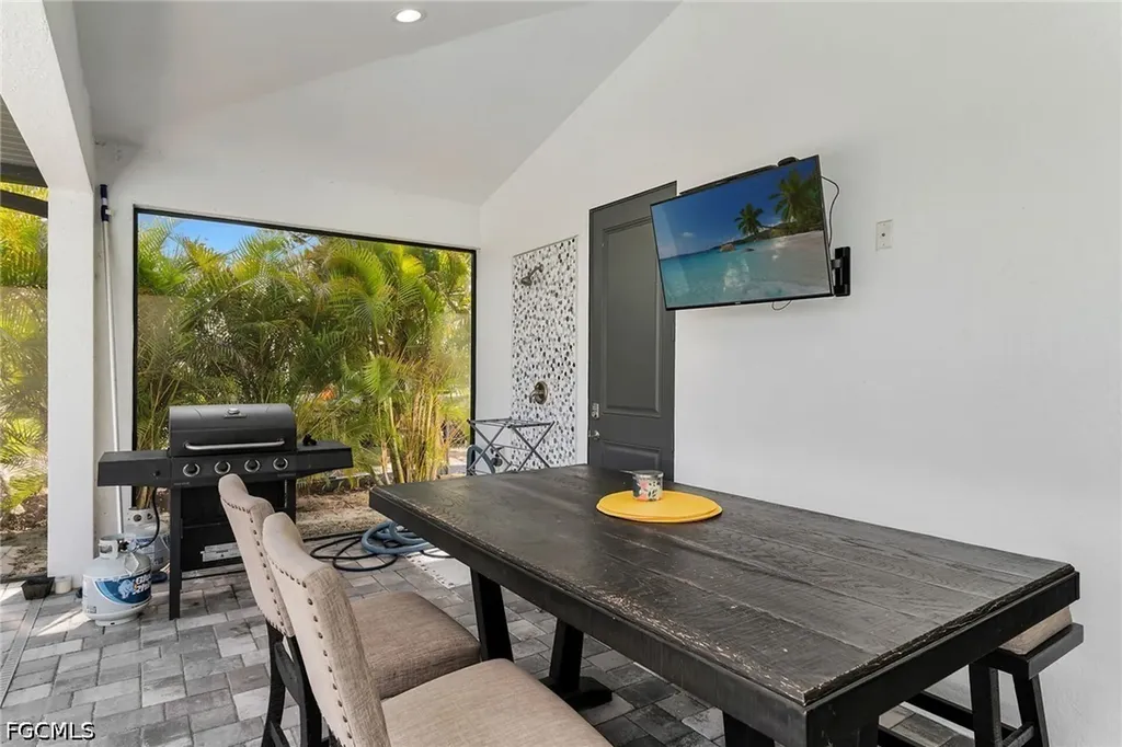 635 NE 7th Terrace Cape Coral FL 33909