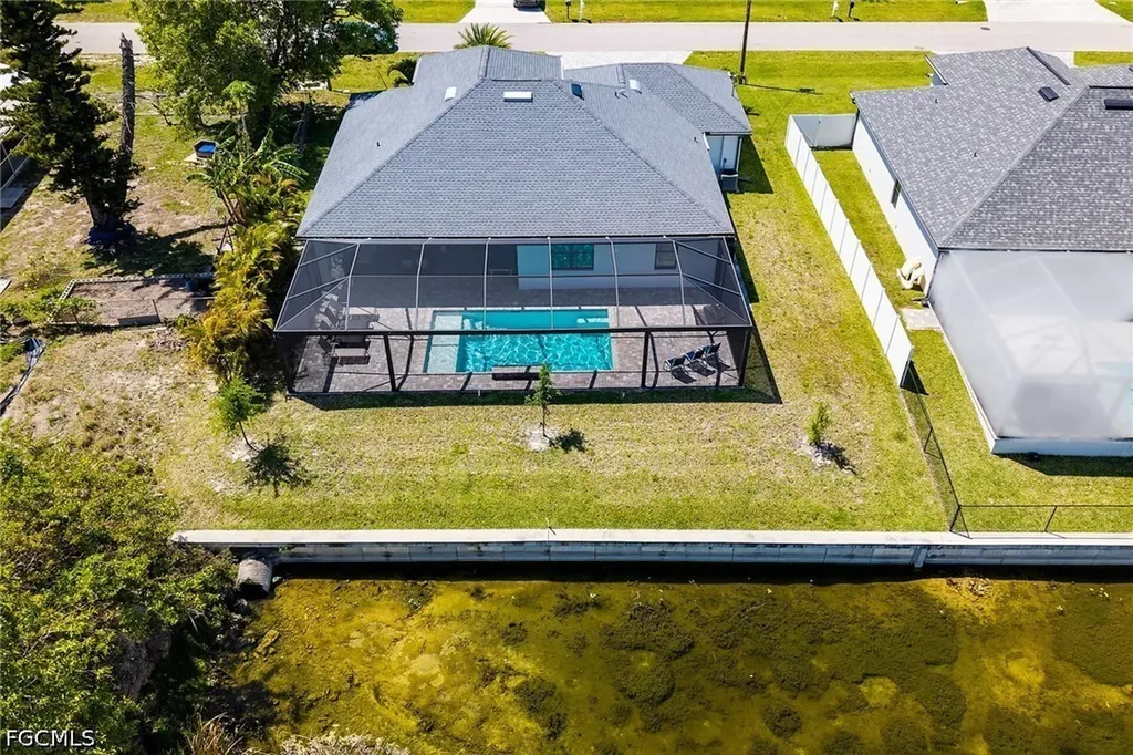 635 NE 7th Terrace Cape Coral FL 33909