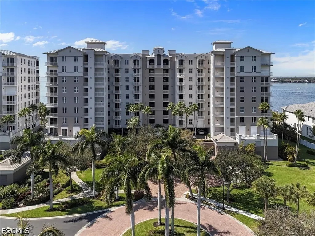 Fort Myers FL, 14200 Royal Harbour Court, Unit 505