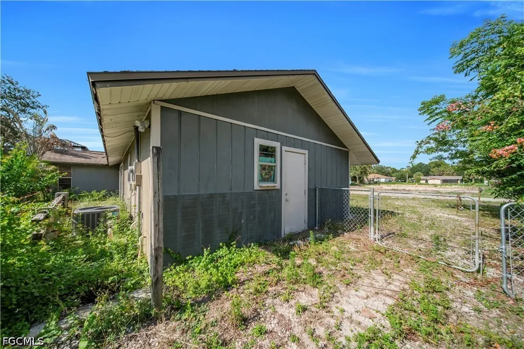 213 Lincoln Avenue Lehigh Acres FL 33936