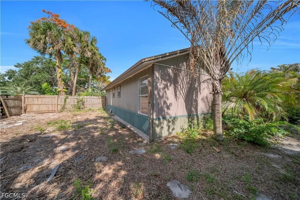 213 Lincoln Avenue Lehigh Acres FL 33936