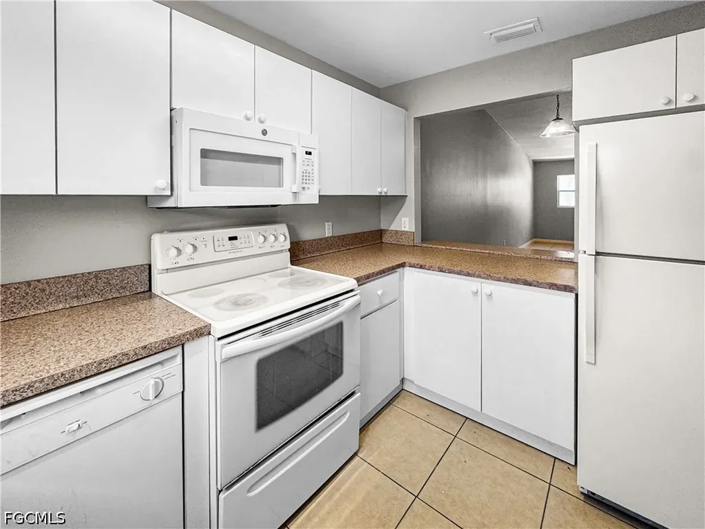 1321 SE 8th Avenue Cape Coral FL 33990