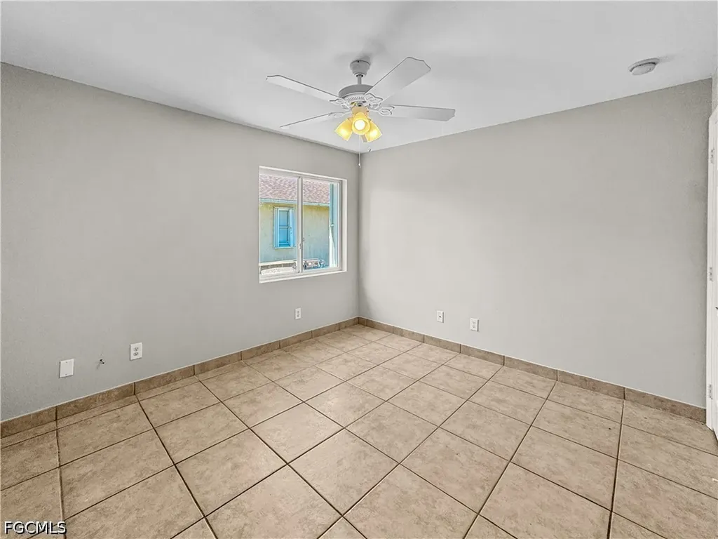1321 SE 8th Avenue Cape Coral FL 33990