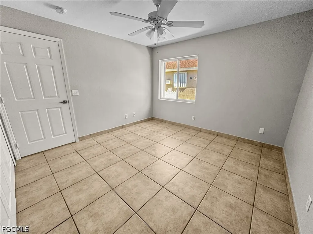 1321 SE 8th Avenue Cape Coral FL 33990