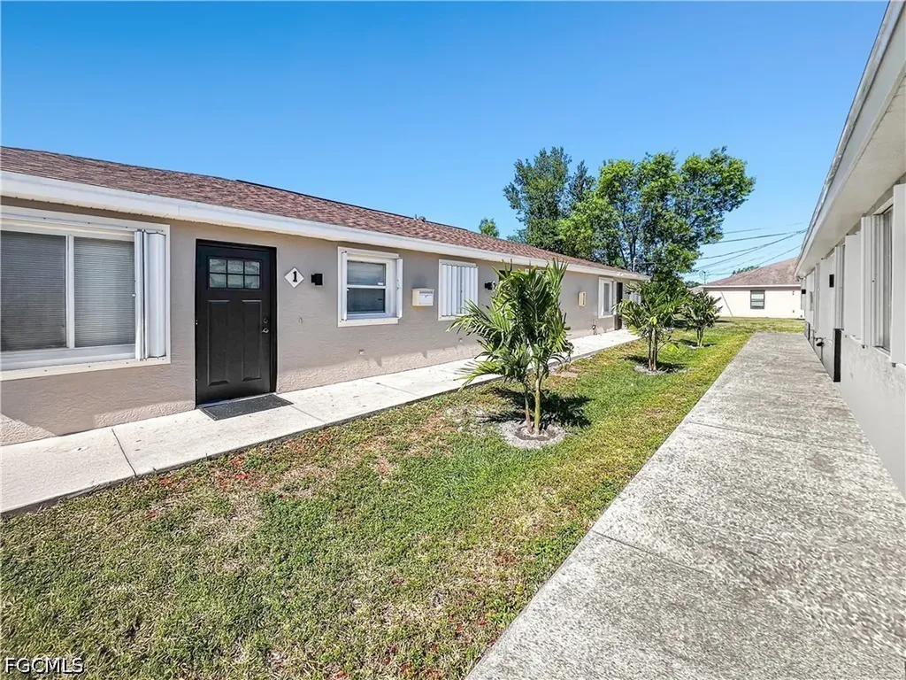1321 SE 8th Avenue Cape Coral FL 33990