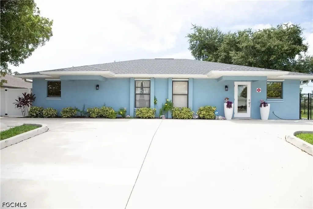 2826 Santa Barbara Boulevard Cape Coral FL 33914