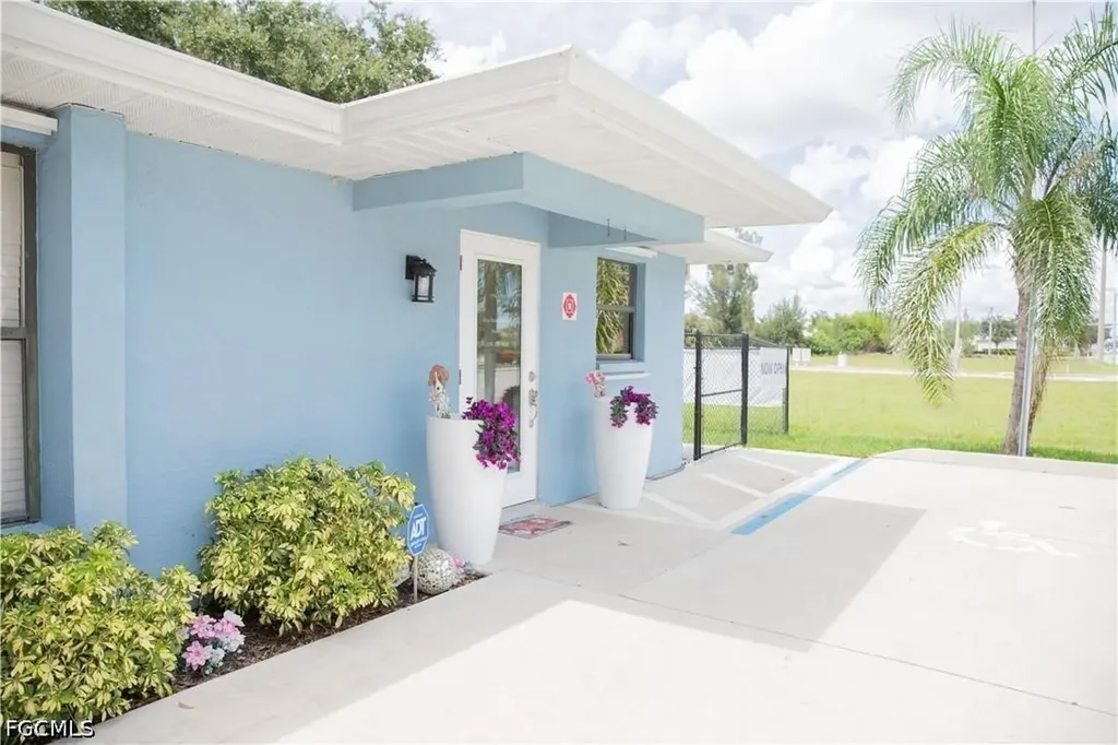 2826 Santa Barbara Boulevard Cape Coral FL 33914