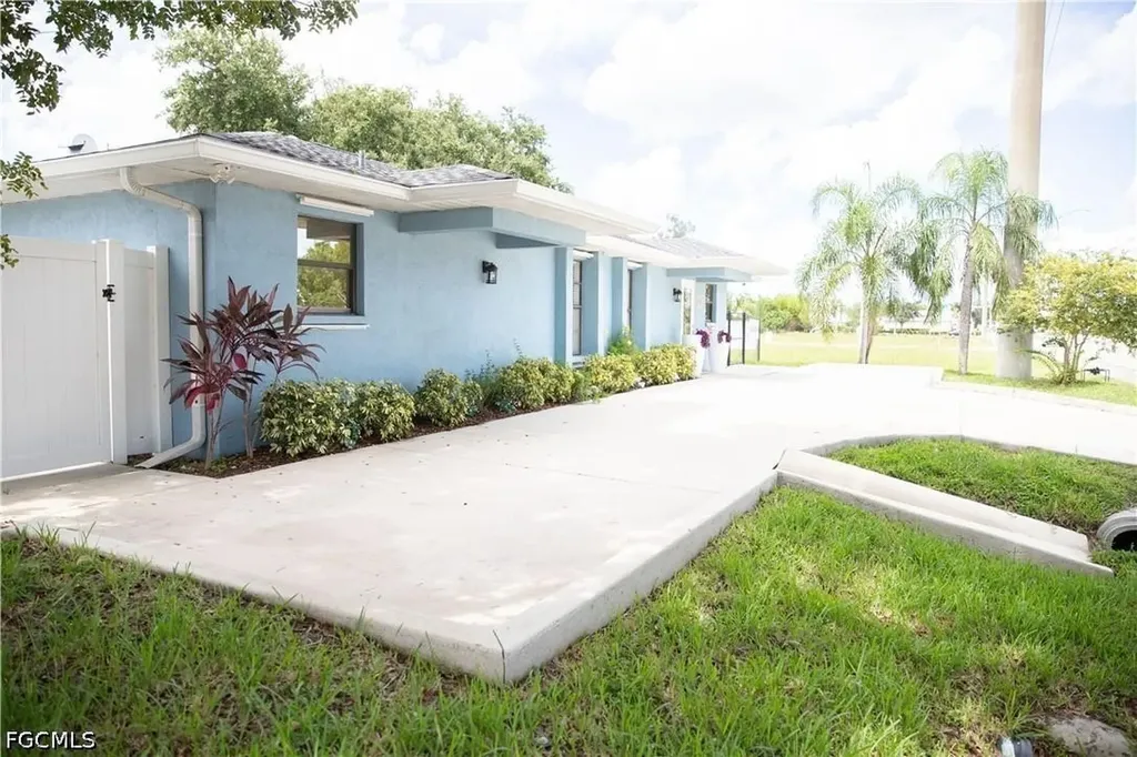 2826 Santa Barbara Boulevard Cape Coral FL 33914