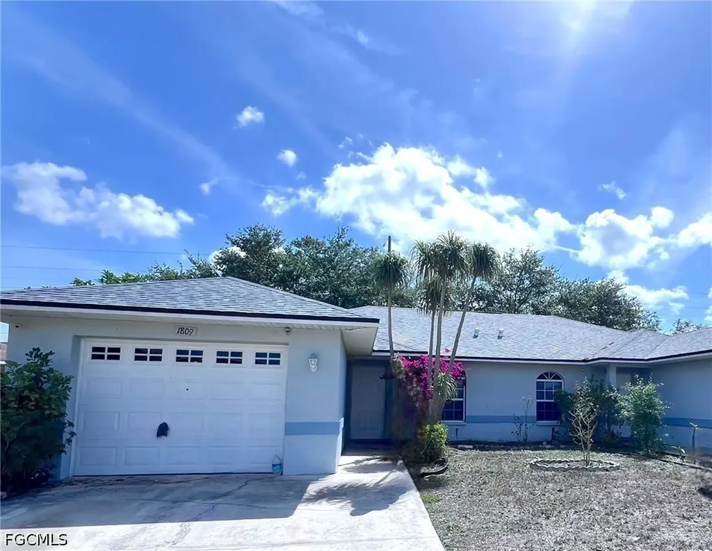 1809 SW Santa Barbara Place Cape Coral FL 33991