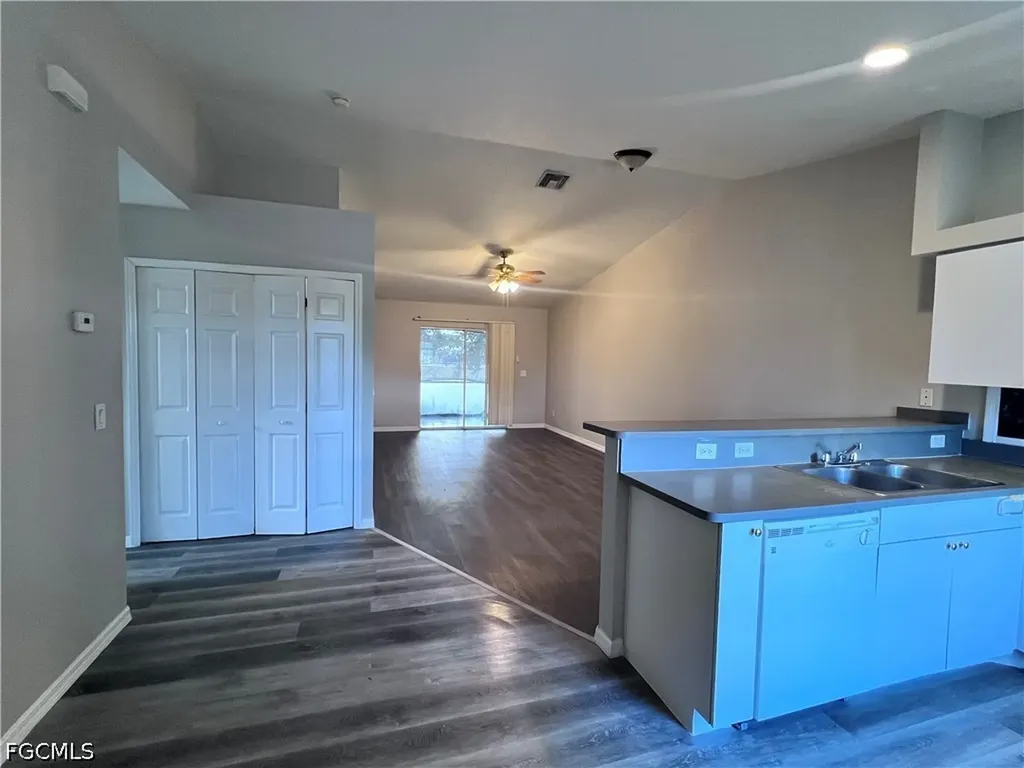 1809 SW Santa Barbara Place Cape Coral FL 33991