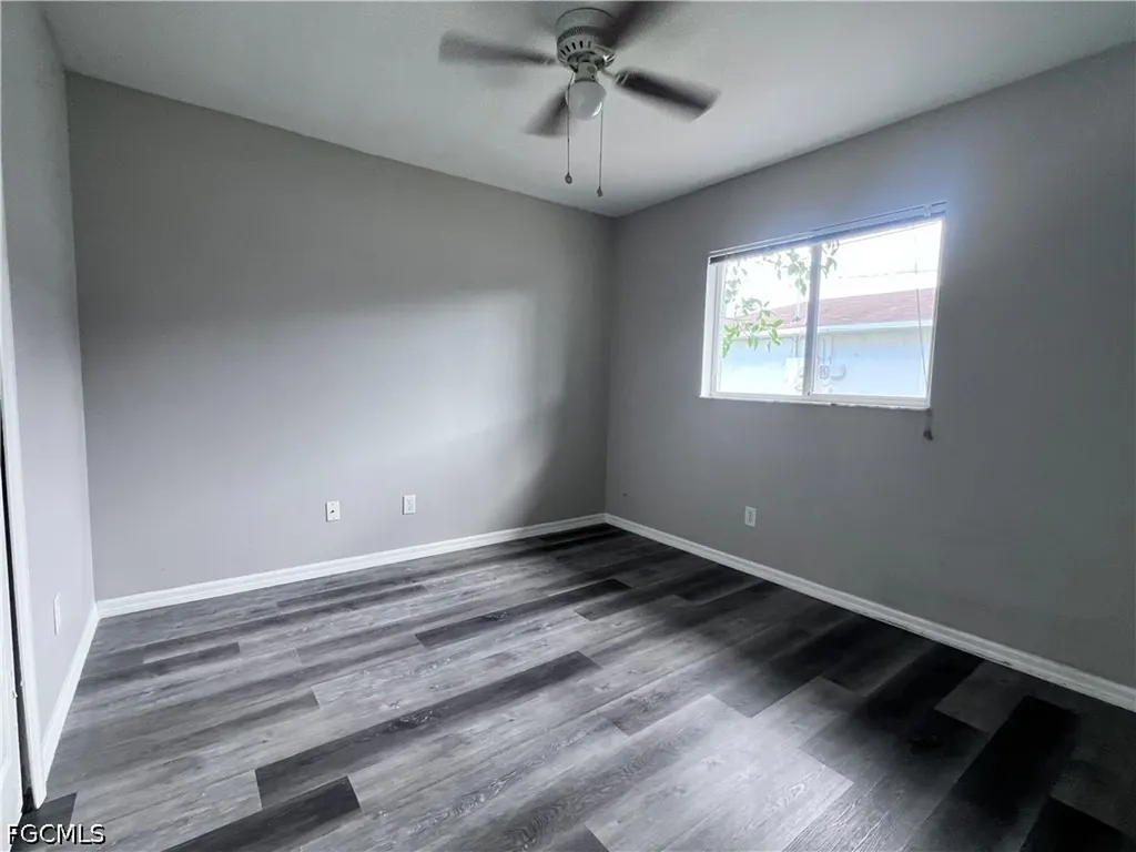 1809 SW Santa Barbara Place Cape Coral FL 33991