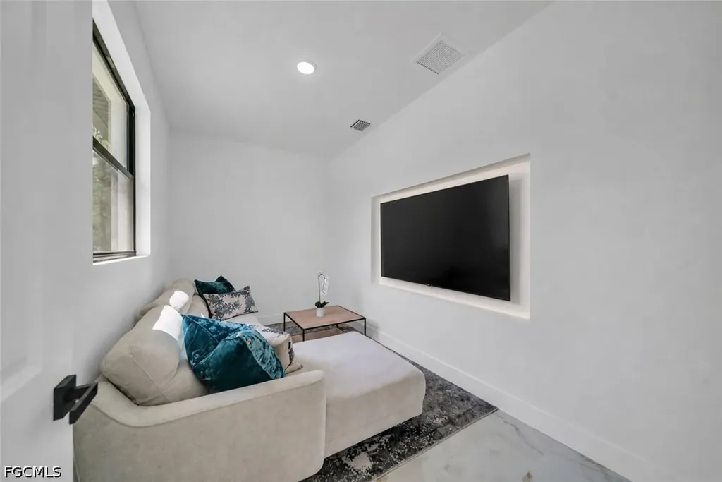 6045 Kumquat Circle Labelle FL 33935
