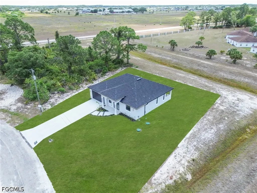 6045 Kumquat Circle Labelle FL 33935