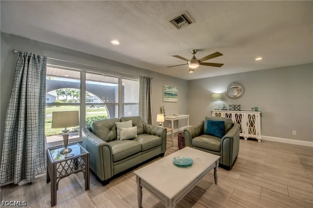 4532 SW 1st Place Cape Coral FL 33914