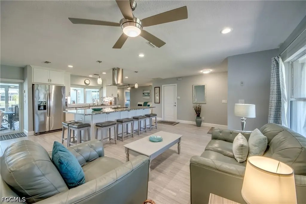4532 SW 1st Place Cape Coral FL 33914