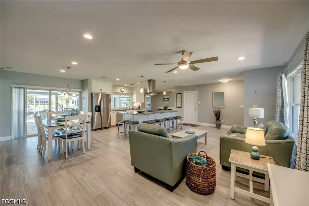 4532 SW 1st Place Cape Coral FL 33914