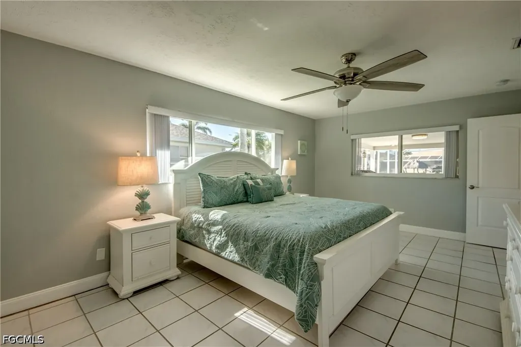 4532 SW 1st Place Cape Coral FL 33914