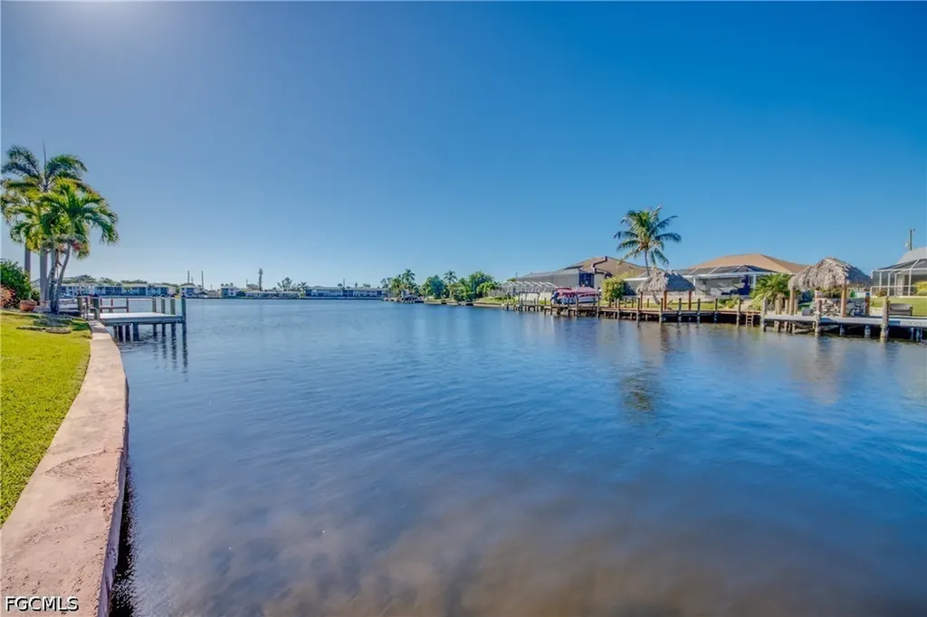4532 SW 1st Place Cape Coral FL 33914
