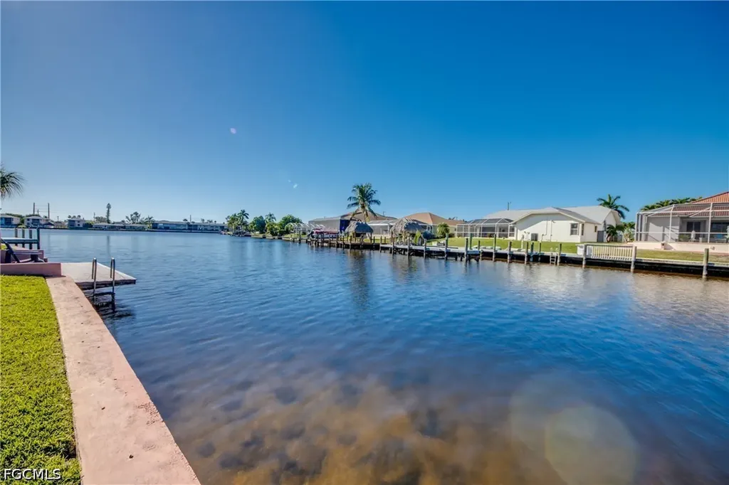 4532 SW 1st Place Cape Coral FL 33914