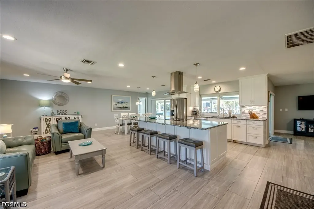 4532 SW 1st Place Cape Coral FL 33914
