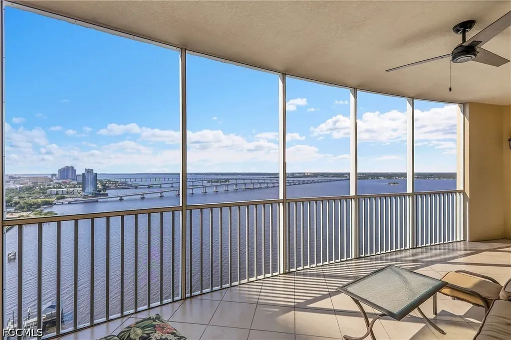 2745 1st Street Fort Myers FL 33916