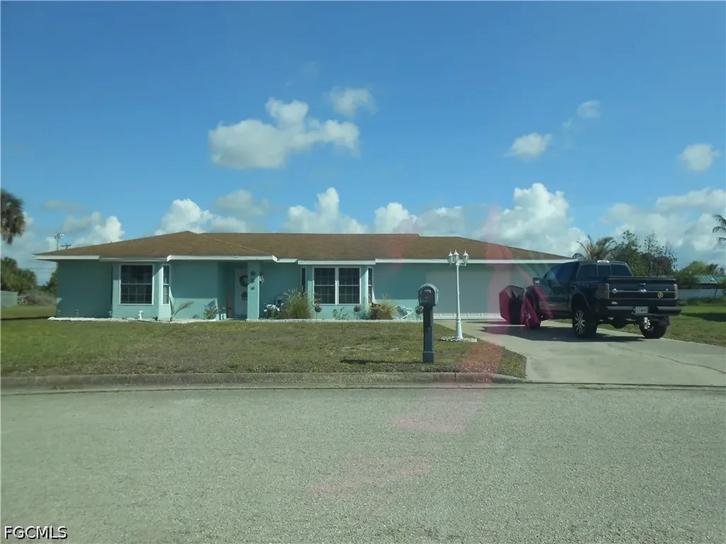 222 Ground Dove Circle Lehigh Acres FL 33936