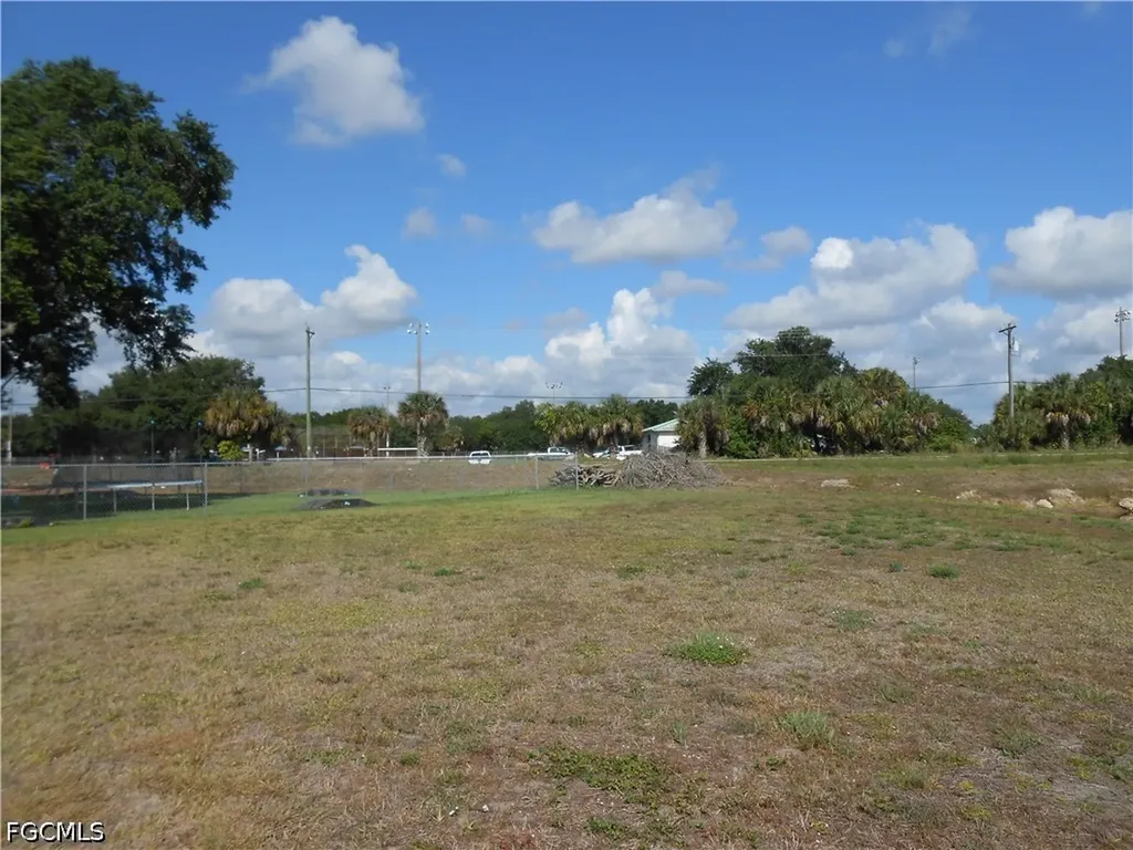 222 Ground Dove Circle Lehigh Acres FL 33936
