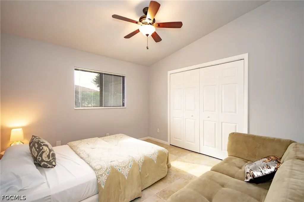 908 SE 33rd Street Cape Coral FL 33904