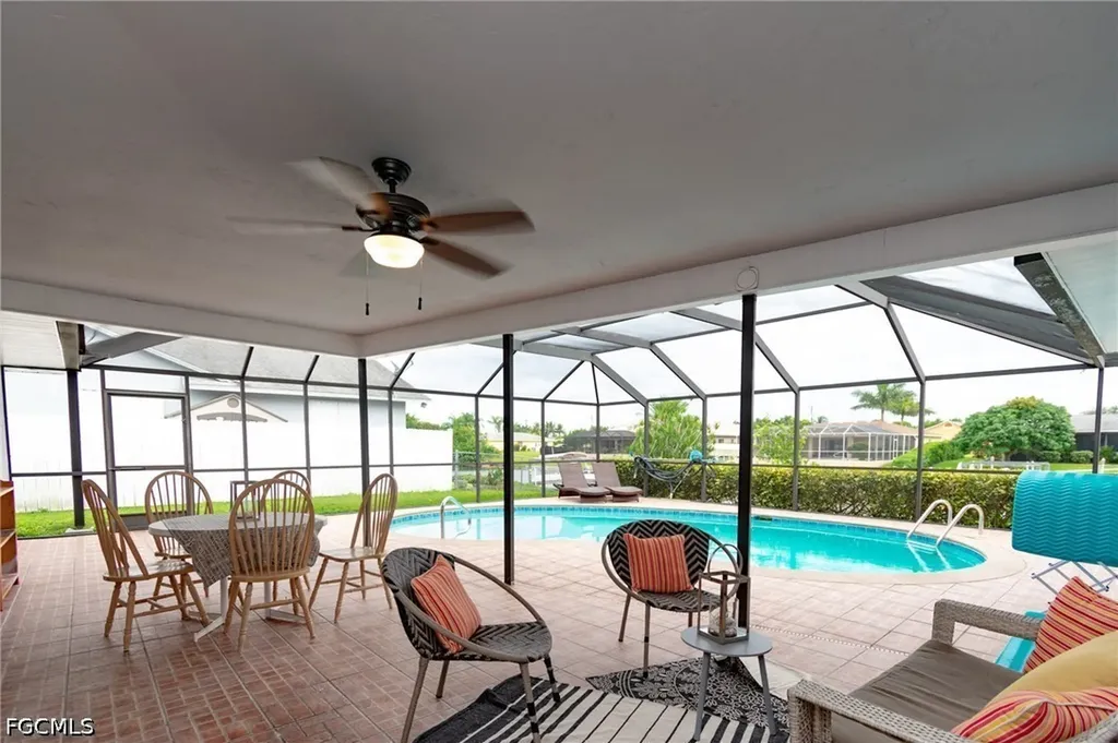 908 SE 33rd Street Cape Coral FL 33904
