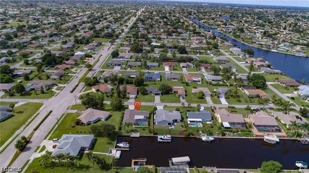 908 SE 33rd Street Cape Coral FL 33904