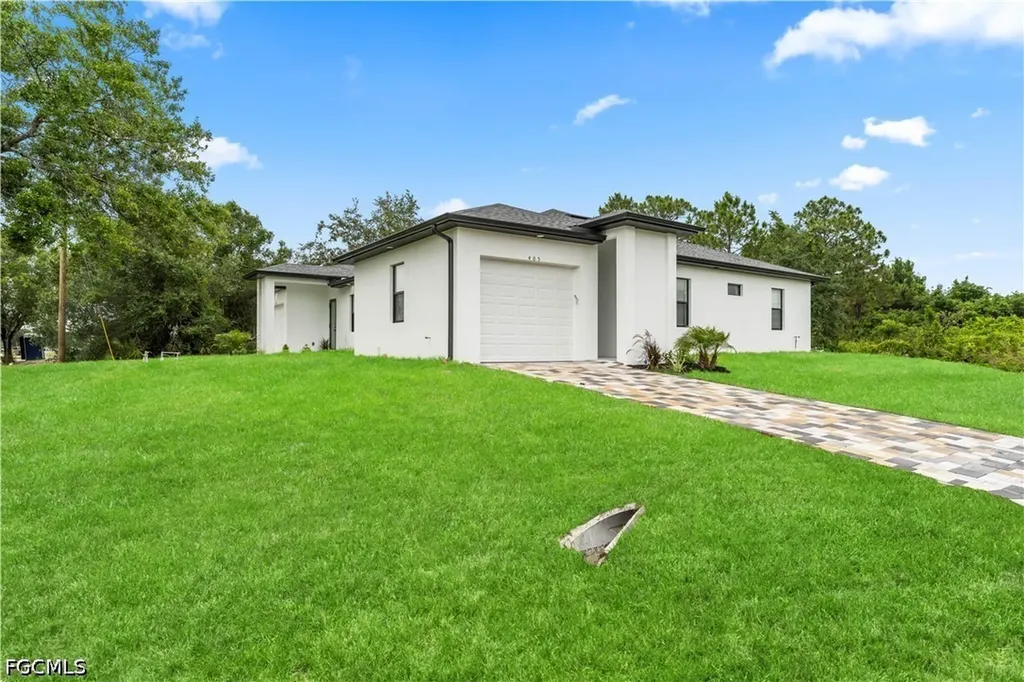 403/405 Bell Boulevard S Lehigh Acres FL 33974