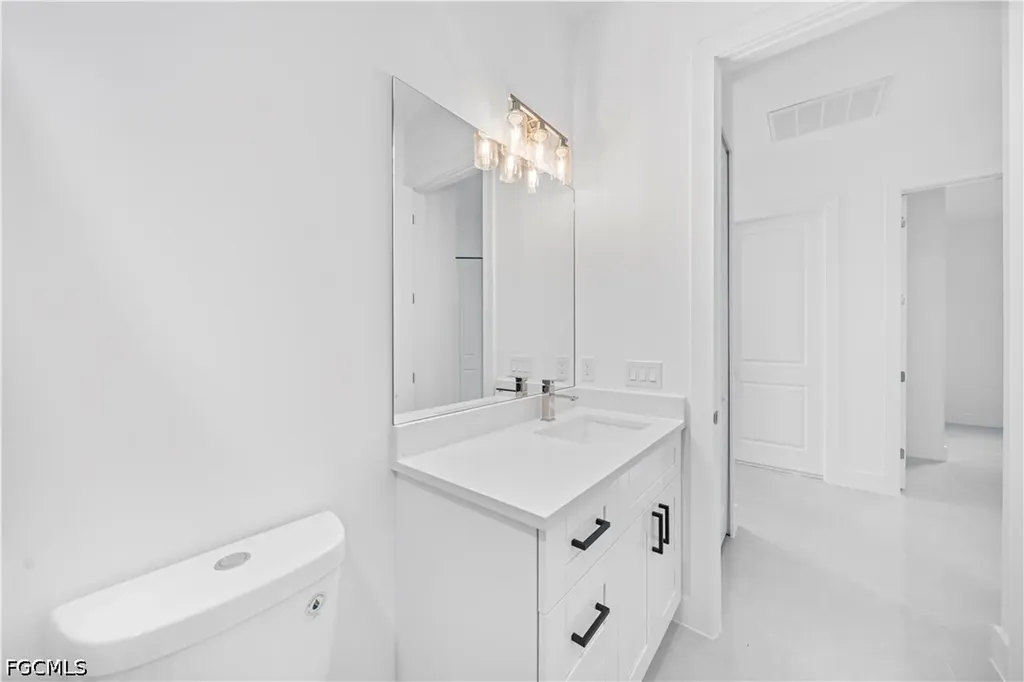 403/405 Bell Boulevard S Lehigh Acres FL 33974