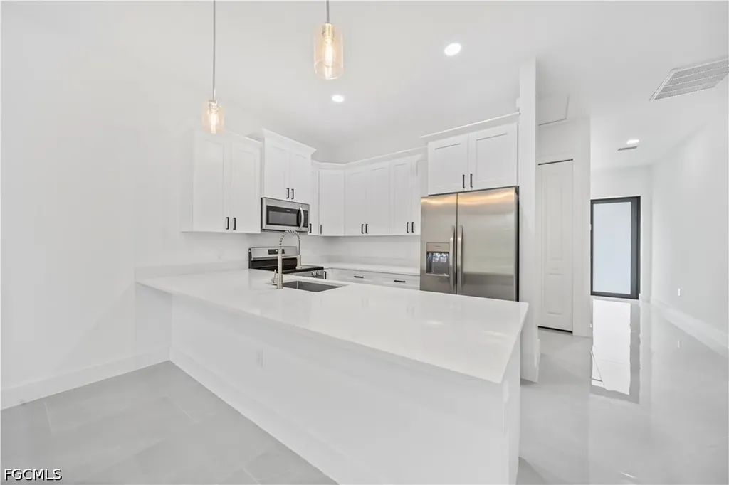 403/405 Bell Boulevard S Lehigh Acres FL 33974