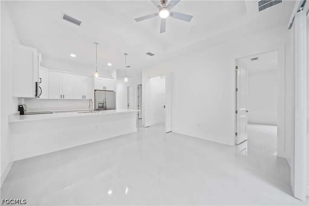403/405 Bell Boulevard S Lehigh Acres FL 33974