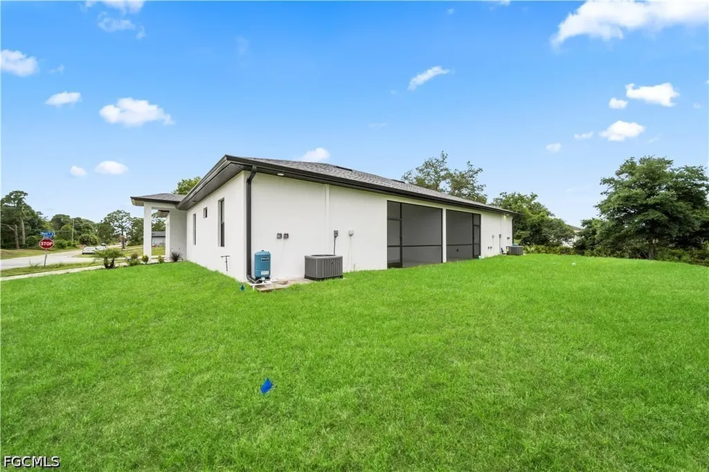 403/405 Bell Boulevard S Lehigh Acres FL 33974