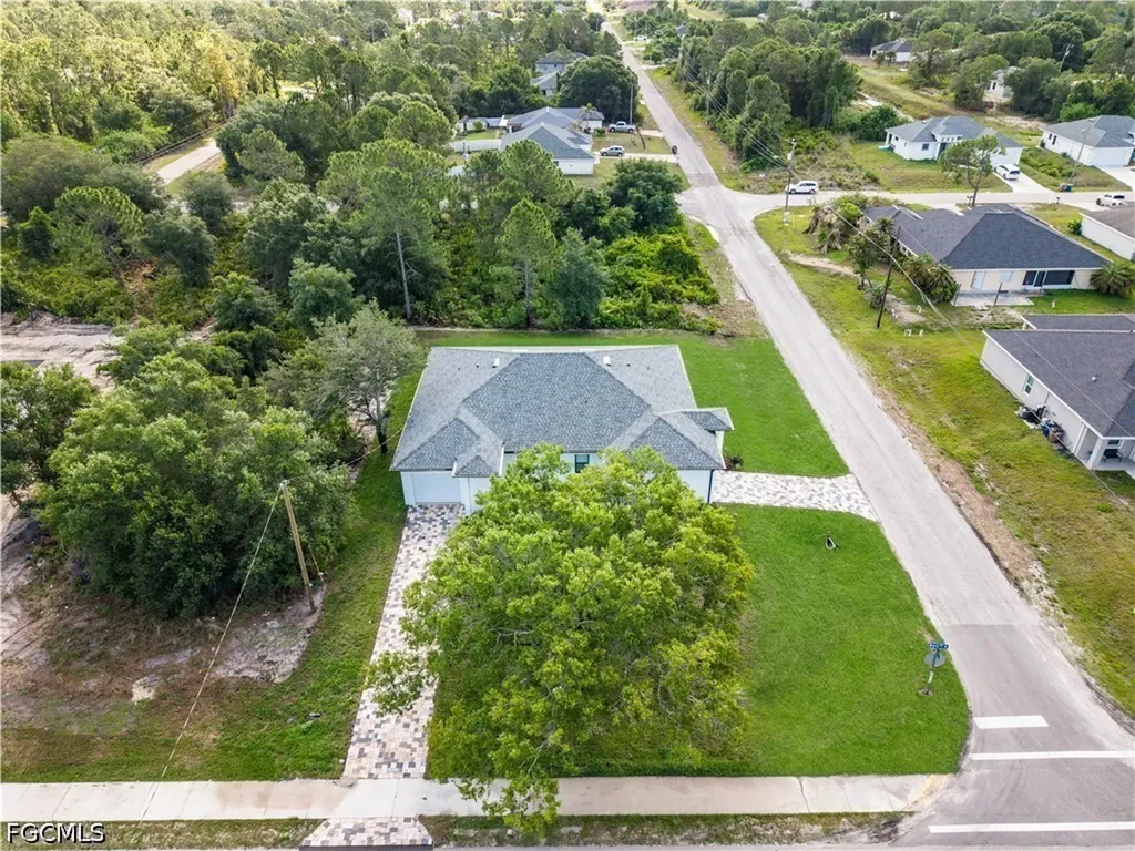 403/405 Bell Boulevard S Lehigh Acres FL 33974