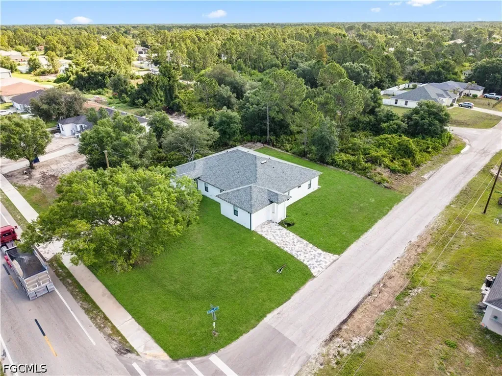 403/405 Bell Boulevard S Lehigh Acres FL 33974
