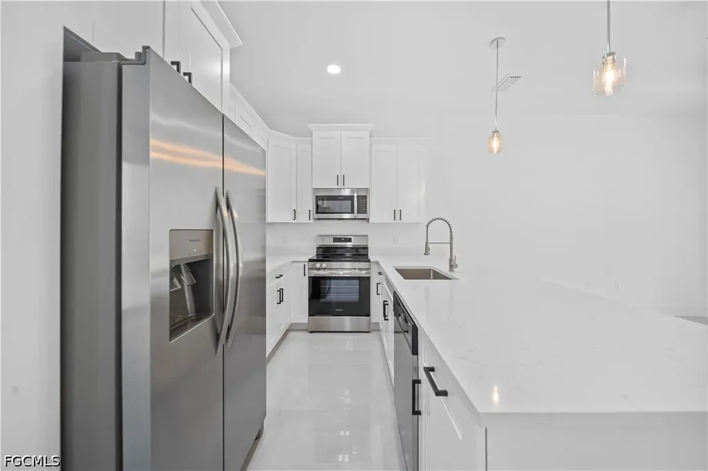403/405 Bell Boulevard S Lehigh Acres FL 33974
