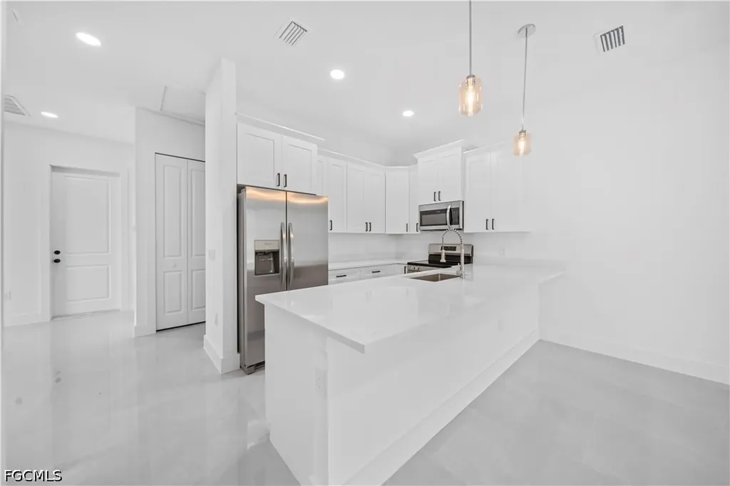 403/405 Bell Boulevard S Lehigh Acres FL 33974