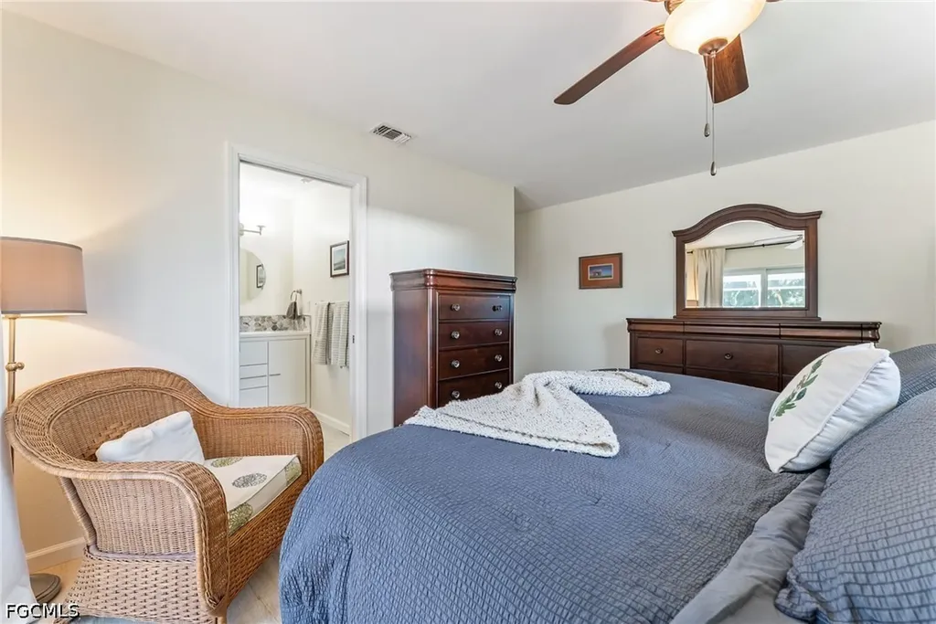 2025 SE 39th Street Cape Coral FL 33904