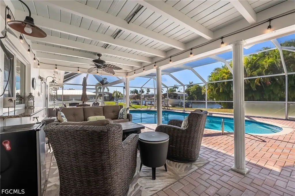 2025 SE 39th Street Cape Coral FL 33904
