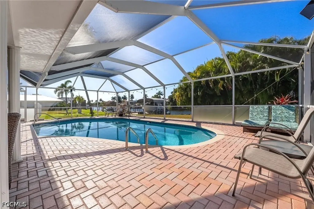 2025 SE 39th Street Cape Coral FL 33904