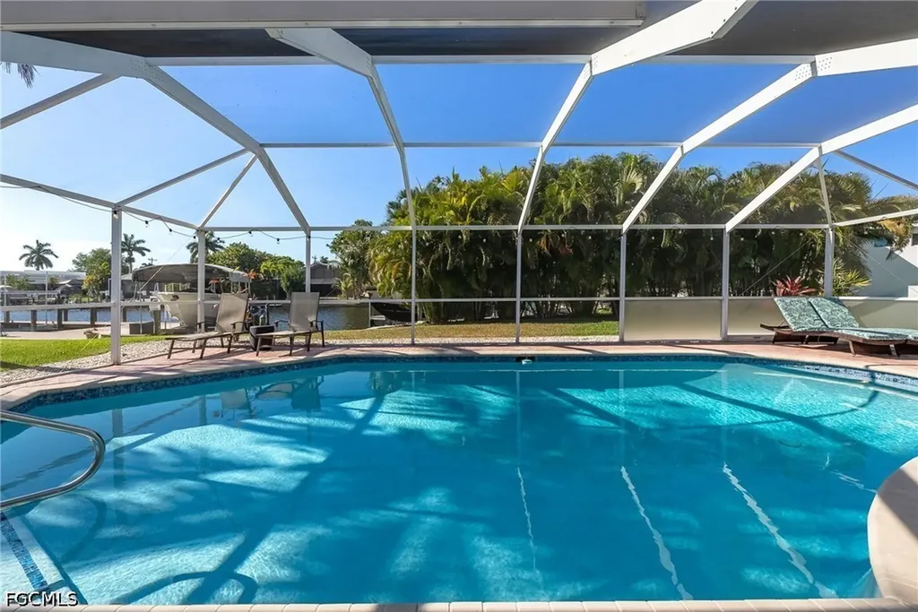 2025 SE 39th Street Cape Coral FL 33904