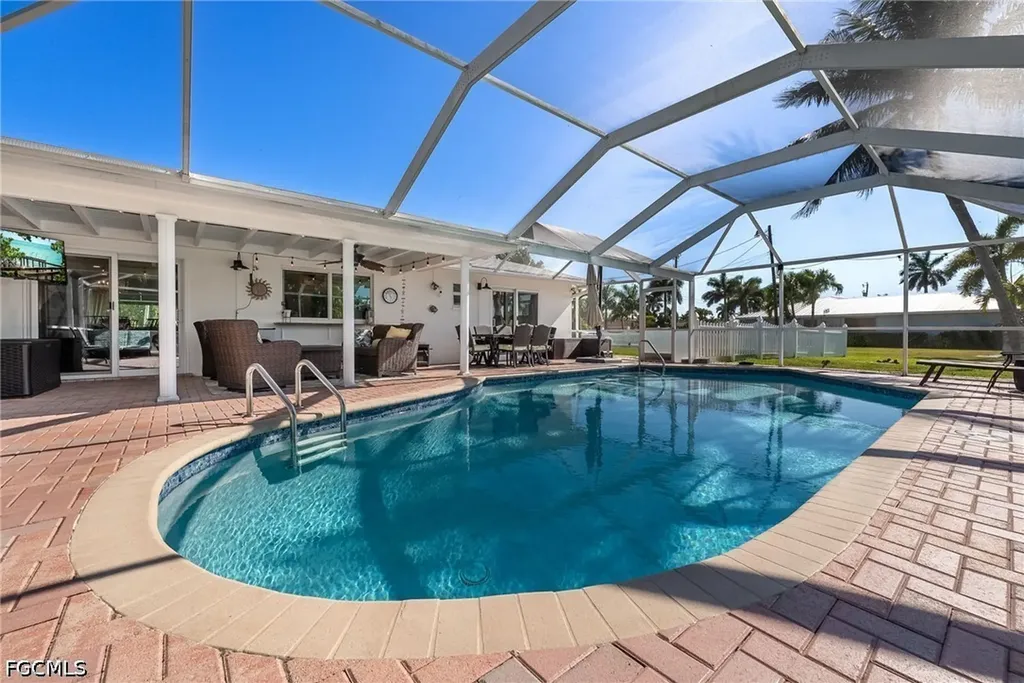 2025 SE 39th Street Cape Coral FL 33904