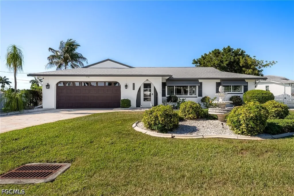 2025 SE 39th Street Cape Coral FL 33904